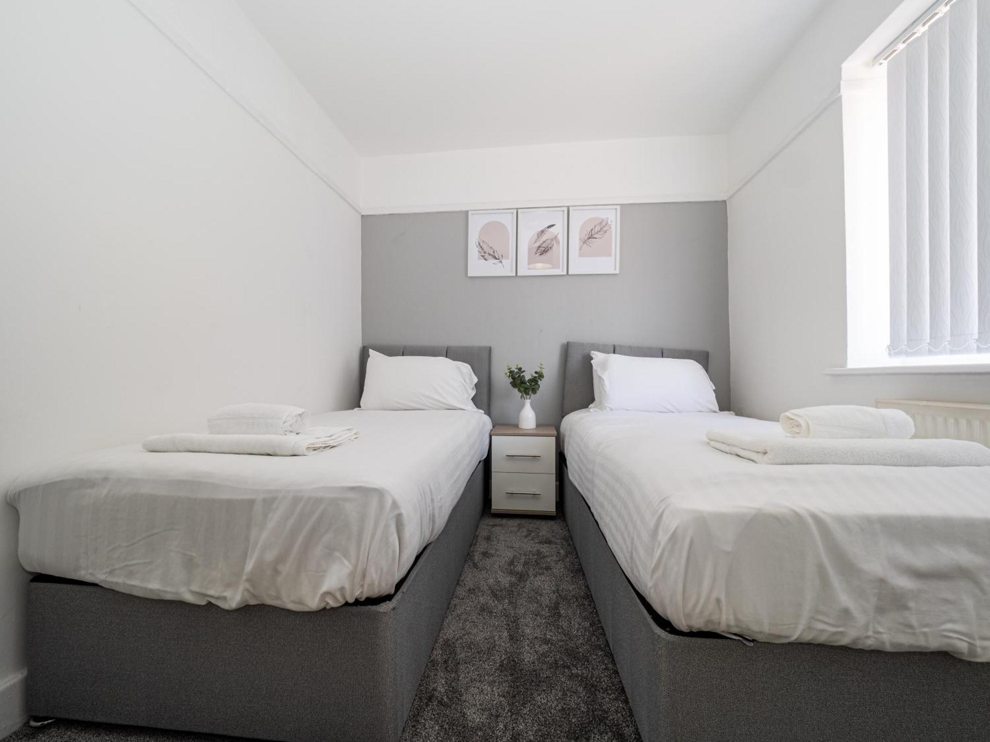 3Br Haven Retreat In Wallasey With Free Street Parking Exterior photo